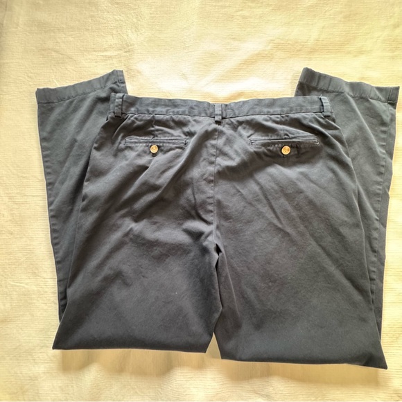 Vineyard Vines Stretch Breaker Pants. - Picture 7 of 8